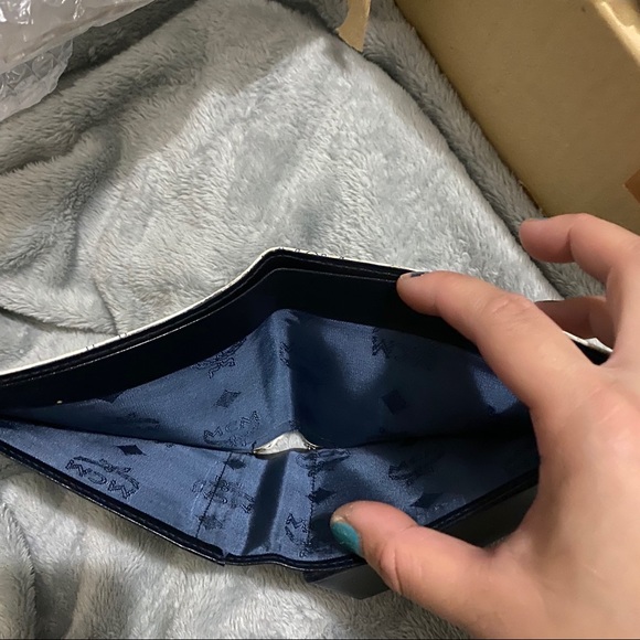 MCM Bifold Wallet Mens - Picture 8 of 9
